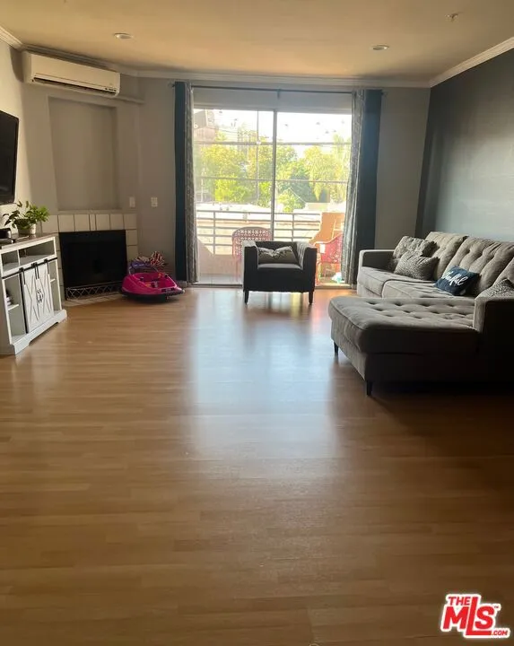 640 W 4th Street 204, Long Beach, California 90802 home-pic-8